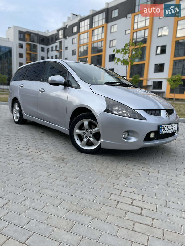 Mitsubishi Grandis 2006