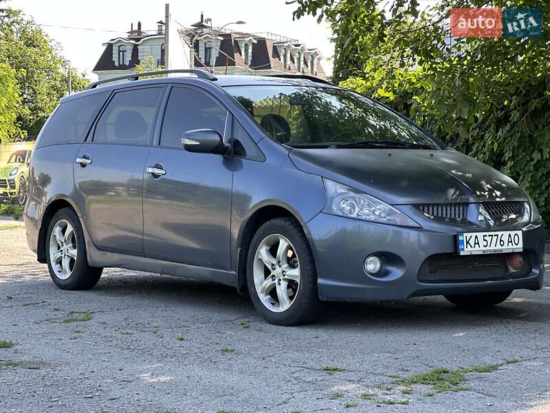 Mitsubishi Grandis 2006