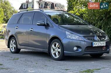 Минивэн Mitsubishi Grandis 2006 в 