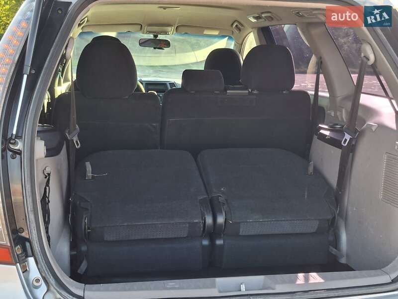 Минивэн Mitsubishi Grandis 2006 в Черновцах