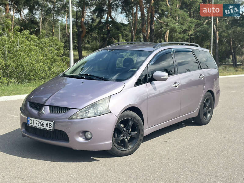Mitsubishi Grandis 2005