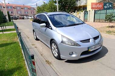 Минивэн Mitsubishi Grandis 2005 в 