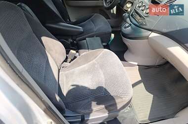 Минивэн Mitsubishi Grandis 2005 в 