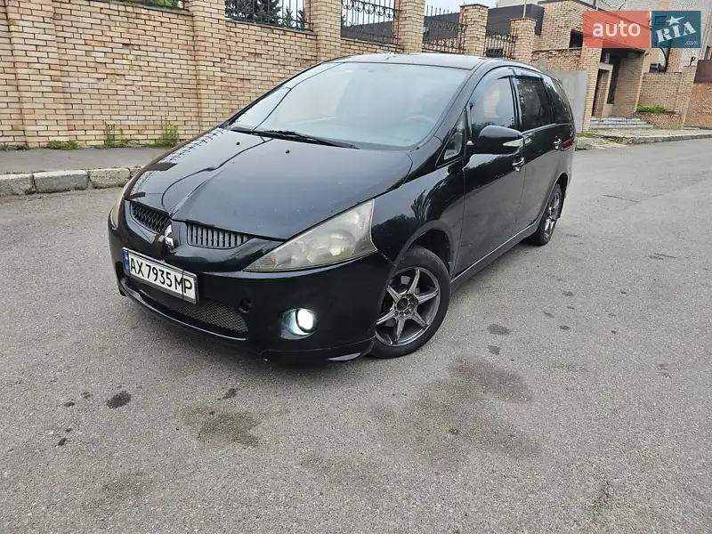 Mitsubishi Grandis 2005