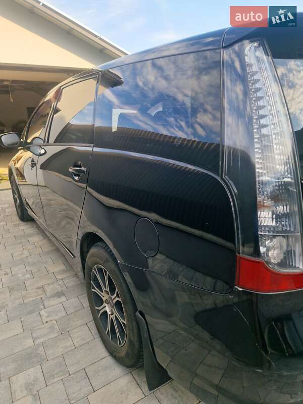 Минивэн Mitsubishi Grandis 2007 в Ужгороде