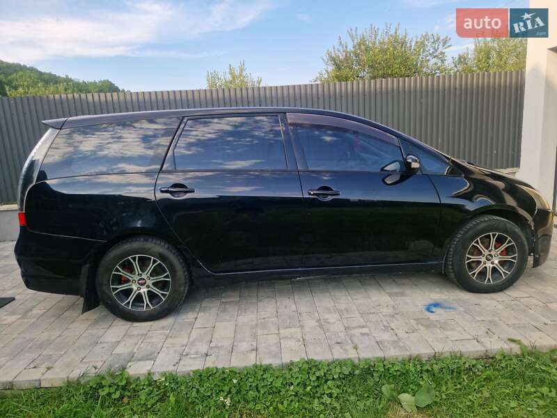 Минивэн Mitsubishi Grandis 2007 в Ужгороде