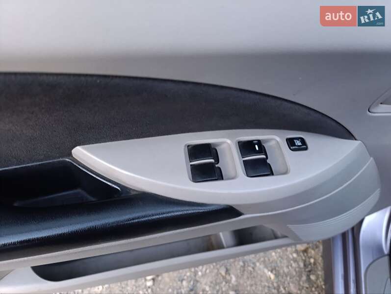 Минивэн Mitsubishi Grandis 2006 в Николаеве