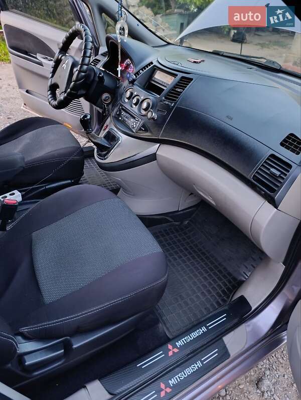 Минивэн Mitsubishi Grandis 2006 в Николаеве