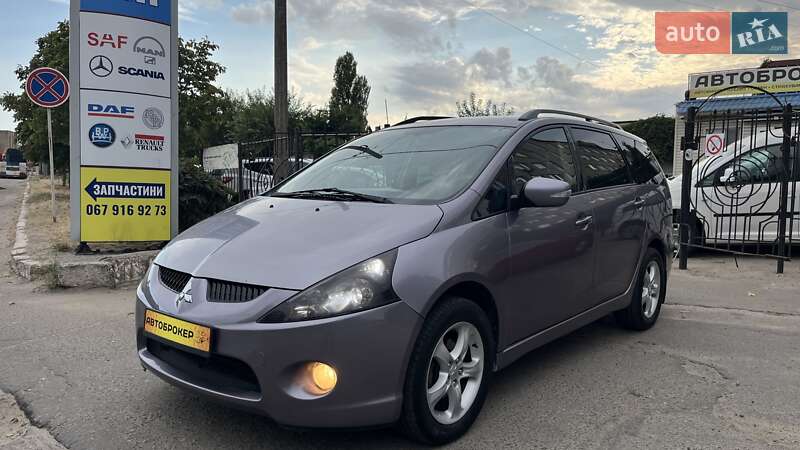 Mitsubishi Grandis 2005