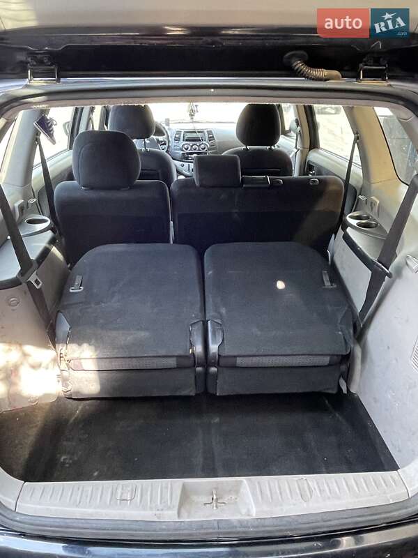 Минивэн Mitsubishi Grandis 2006 в Ужгороде