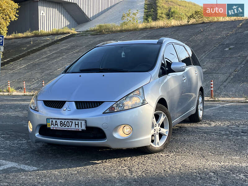 Мінівен Mitsubishi Grandis 2008 в Києві