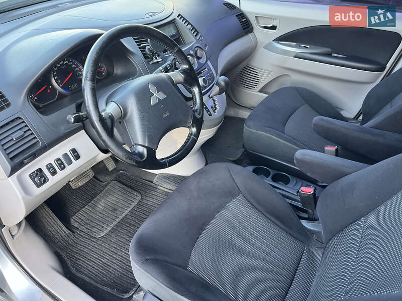 Мінівен Mitsubishi Grandis 2008 в Києві