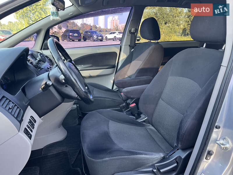 Мінівен Mitsubishi Grandis 2008 в Києві