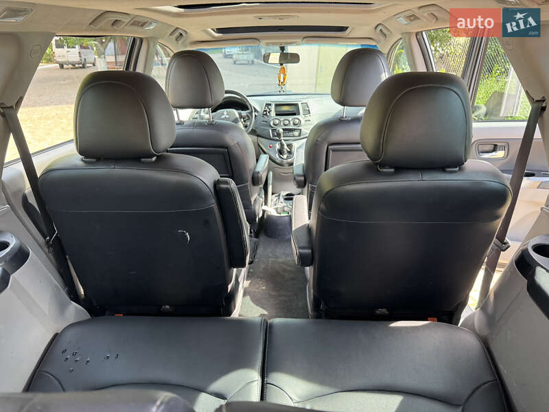 Минивэн Mitsubishi Grandis 2006 в Черновцах