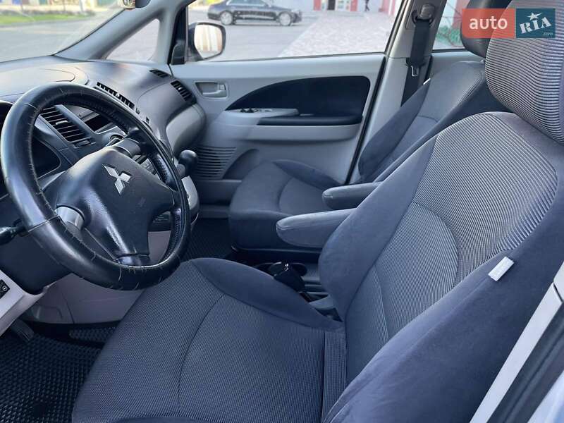 Минивэн Mitsubishi Grandis 2006 в Днепре
