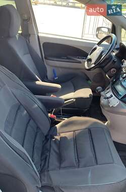 Минивэн Mitsubishi Grandis 2008 в 
