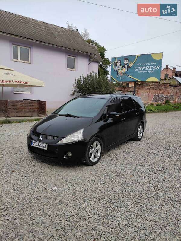 Mitsubishi Grandis 2005