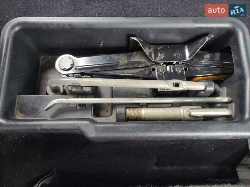 Минивэн Mitsubishi Grandis 2005 в Звягеле фото 17 Минивэн Mitsubishi Grandis 2005 в Звягеле