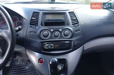 Минивэн Mitsubishi Grandis 2007 в 