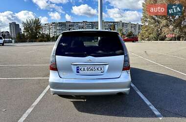 Минивэн Mitsubishi Grandis 2005 в 