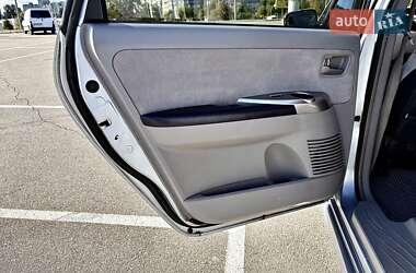 Минивэн Mitsubishi Grandis 2005 в 