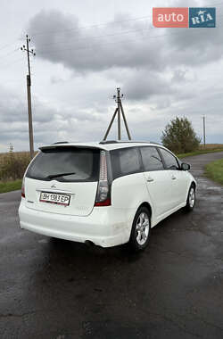 Минивэн Mitsubishi Grandis 2008 в 