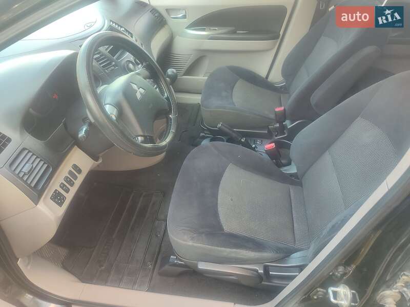 Минивэн Mitsubishi Grandis 2007 в Калуше