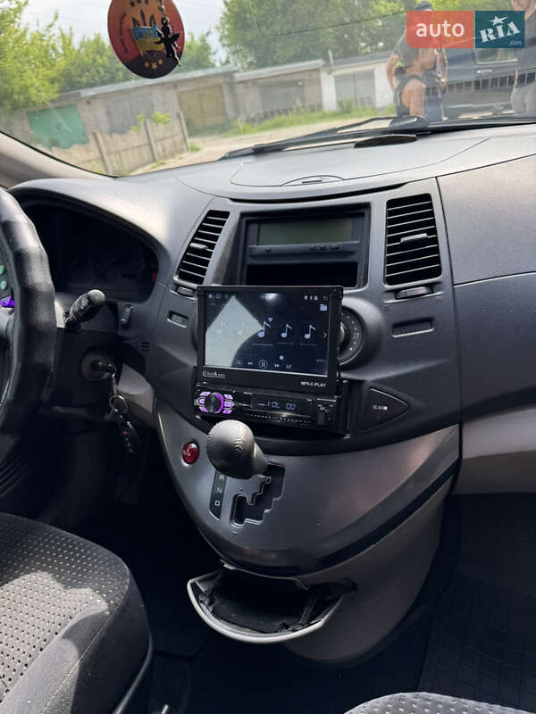 Мінівен Mitsubishi Grandis 2007 в Кам'янському