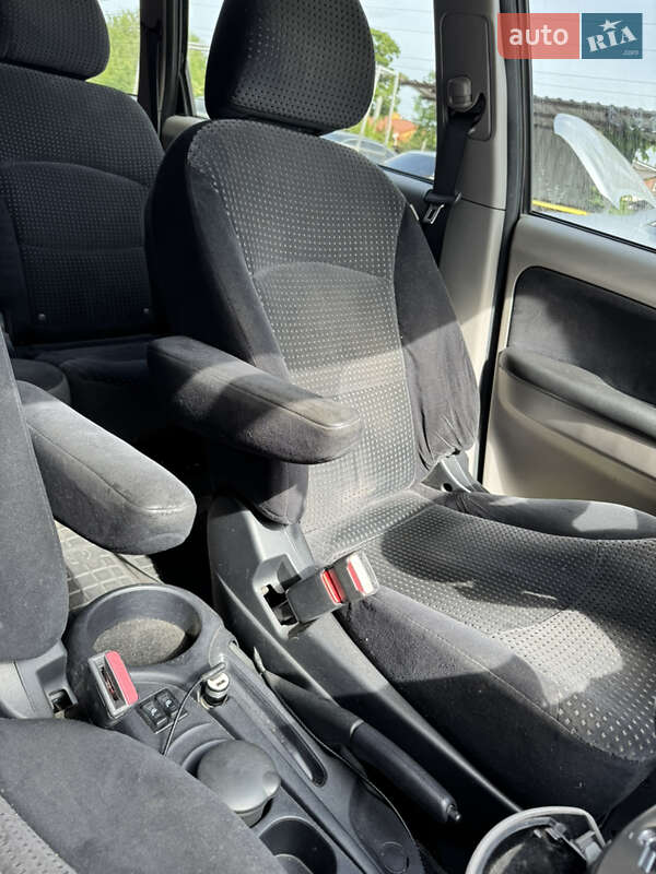 Мінівен Mitsubishi Grandis 2007 в Кам'янському