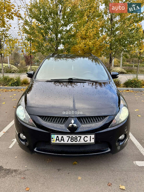 Мінівен Mitsubishi Grandis 2007 в Києві фото 6 Мінівен Mitsubishi Grandis 2007 в Києві