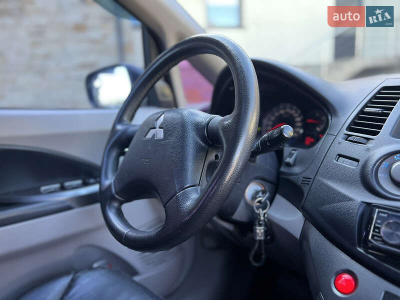 Мінівен Mitsubishi Grandis 2007 в Жовкві