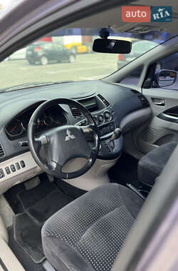 Минивэн Mitsubishi Grandis 2006 в  фото 6 Минивэн Mitsubishi Grandis 2006 в