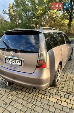 Минивэн Mitsubishi Grandis 2006 в  фото 5 Минивэн Mitsubishi Grandis 2006 в