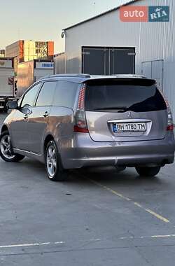 Минивэн Mitsubishi Grandis 2005 в  фото 4 Минивэн Mitsubishi Grandis 2005 в