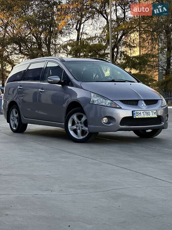 Mitsubishi Grandis 2005
