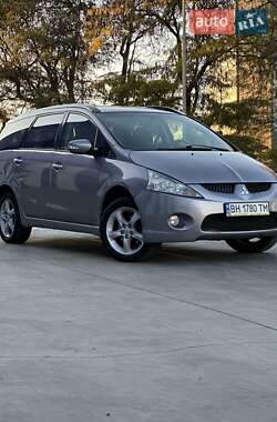 Минивэн Mitsubishi Grandis 2005 в  фото 5 Минивэн Mitsubishi Grandis 2005 в