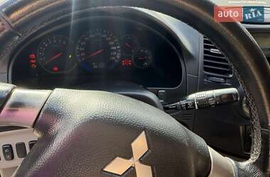 Минивэн Mitsubishi Grandis 2006 в  фото 17 Минивэн Mitsubishi Grandis 2006 в