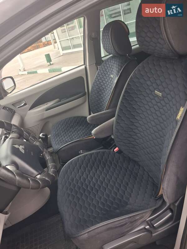 Мінівен Mitsubishi Grandis 2006 в Первомайську фото 4 Мінівен Mitsubishi Grandis 2006 в Первомайську