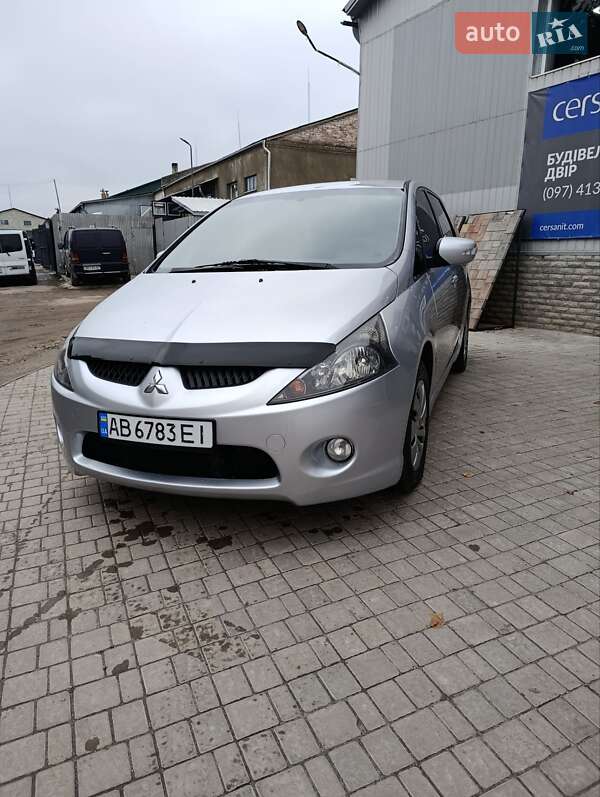 Минивэн Mitsubishi Grandis 2006 в Хмельнике фото 7 Минивэн Mitsubishi Grandis 2006 в Хмельнике