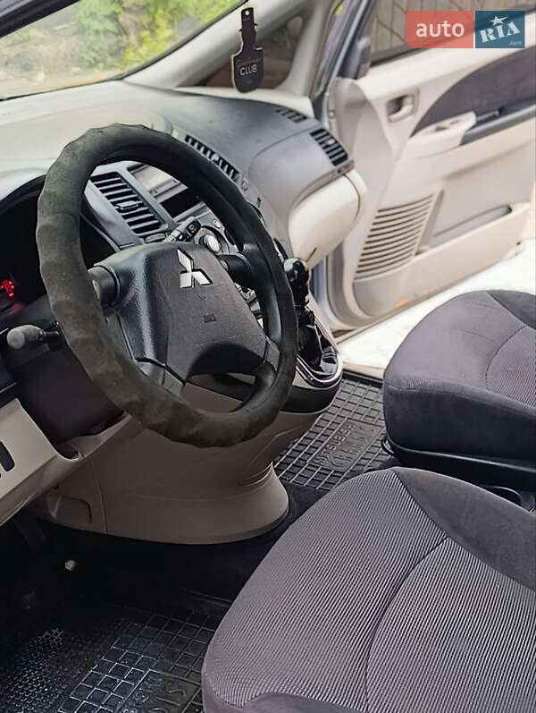 Минивэн Mitsubishi Grandis 2006 в Хмельнике фото 11 Минивэн Mitsubishi Grandis 2006 в Хмельнике
