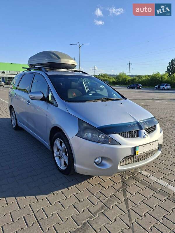 Минивэн Mitsubishi Grandis 2006 в Черновцах