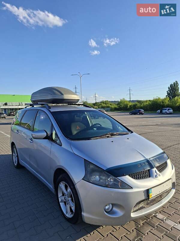 Минивэн Mitsubishi Grandis 2006 в Черновцах