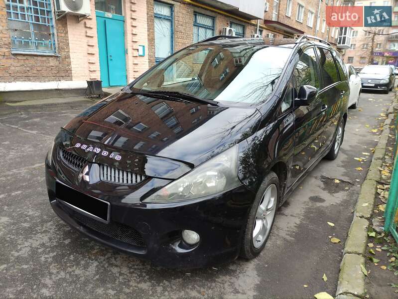 Минивэн Mitsubishi Grandis 2005 в Звягеле фото 5 Минивэн Mitsubishi Grandis 2005 в Звягеле