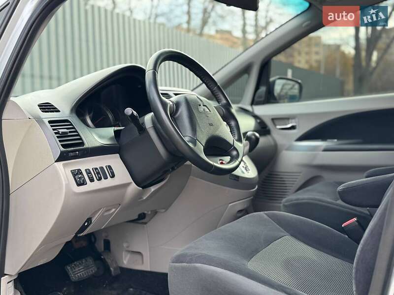 Минивэн Mitsubishi Grandis 2008 в Виннице фото 14 Минивэн Mitsubishi Grandis 2008 в Виннице