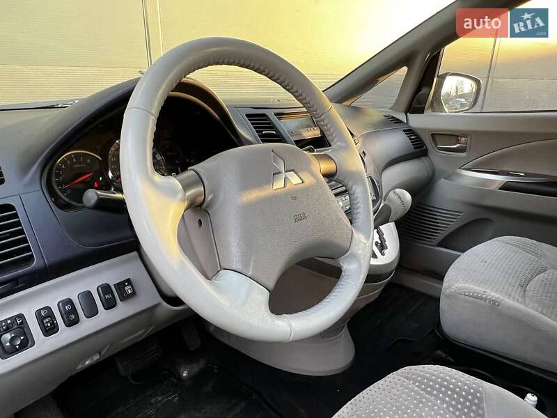 Минивэн Mitsubishi Grandis 2004 в Борисполе фото 11 Минивэн Mitsubishi Grandis 2004 в Борисполе