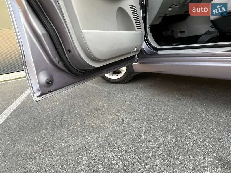 Минивэн Mitsubishi Grandis 2004 в Борисполе фото 19 Минивэн Mitsubishi Grandis 2004 в Борисполе