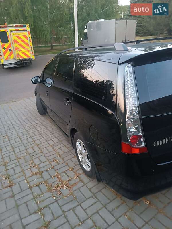 Минивэн Mitsubishi Grandis 2005 в Ровно фото 8 Минивэн Mitsubishi Grandis 2005 в Ровно