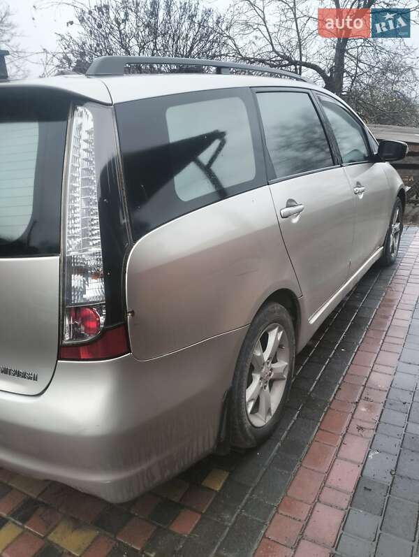 Минивэн Mitsubishi Grandis 2007 в Ровно фото 7 Минивэн Mitsubishi Grandis 2007 в Ровно