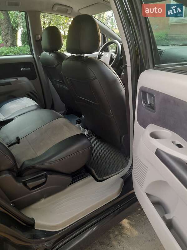 Минивэн Mitsubishi Grandis 2008 в Звягеле