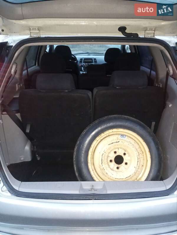 Мінівен Mitsubishi Grandis 2008 в Шпикові